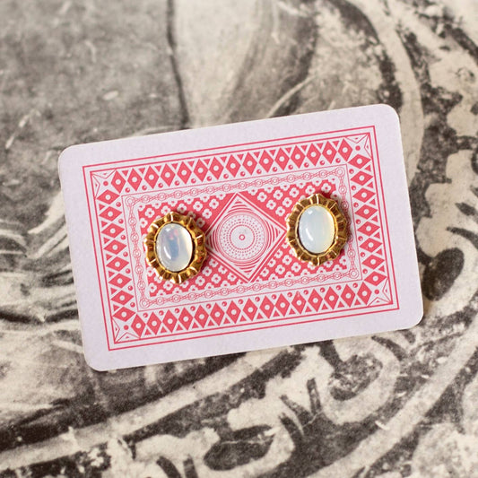 vintage moonstone stud earrings