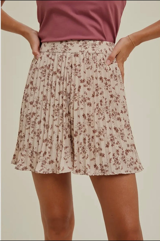 floral pleated shorts