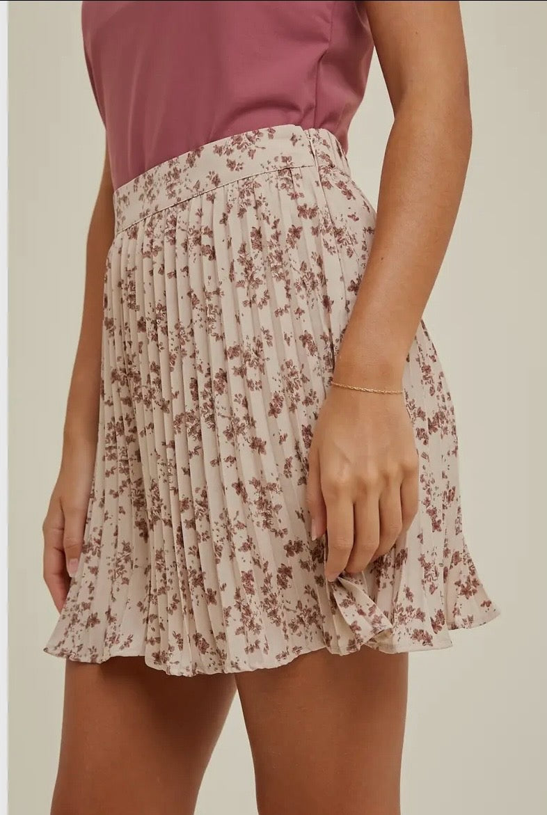 floral pleated shorts