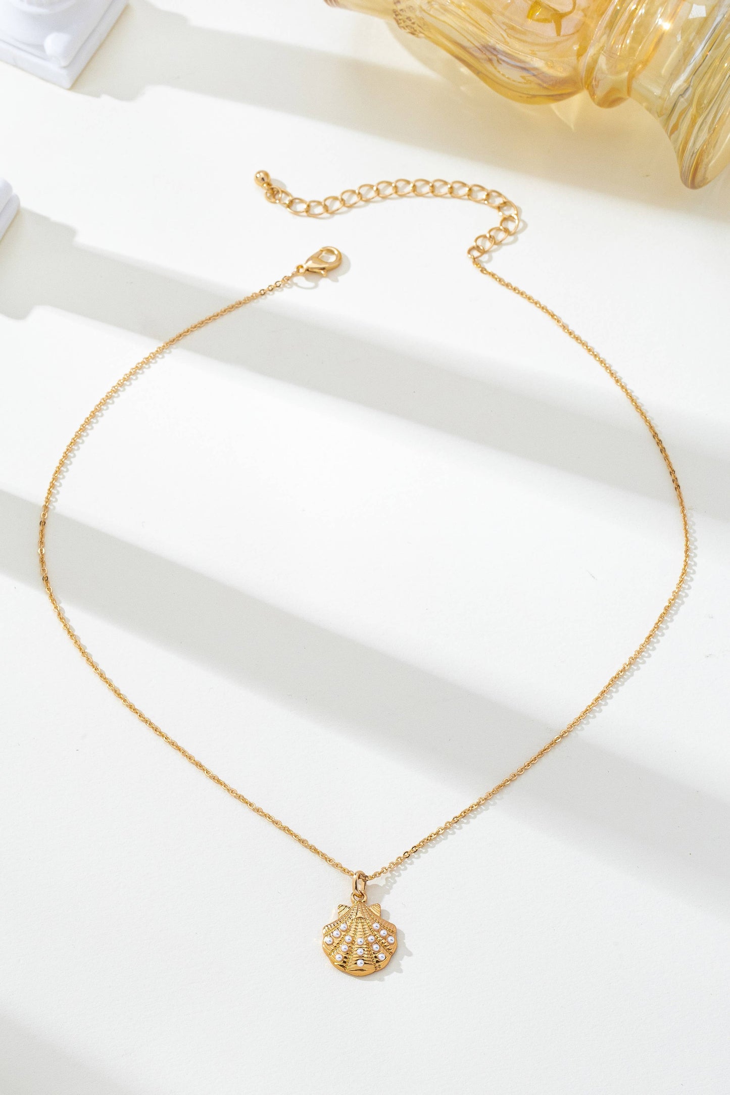 pearl shell pendant necklace